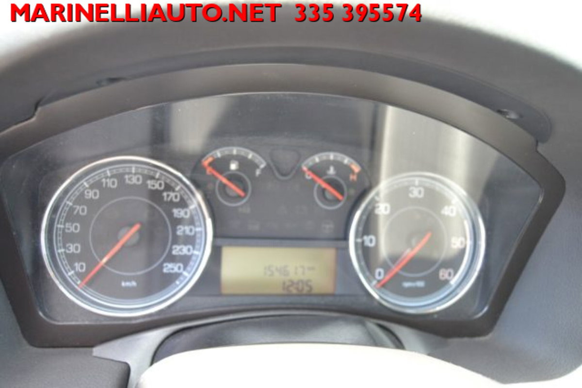 Fiat Croma 1.9 Multijet 16V Emotion (12)