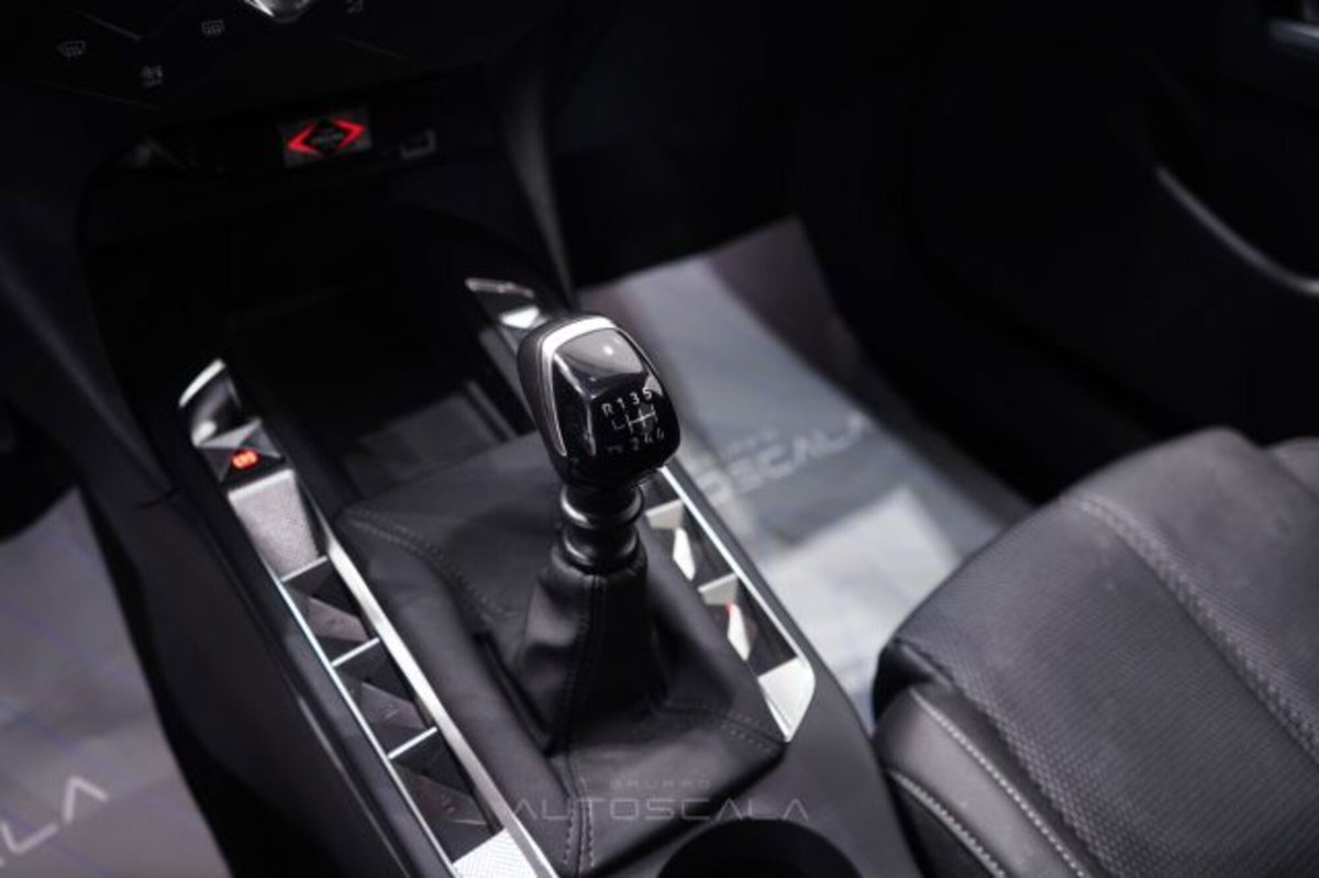 Ds DS 3 1.2 puretech Bastille Business 100cv (12)