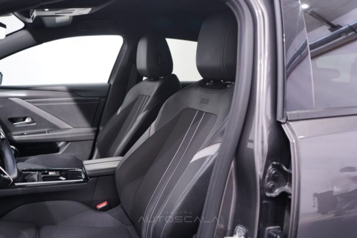 Opel Astra 1.2 Turbo 130 CV GS Line (10)