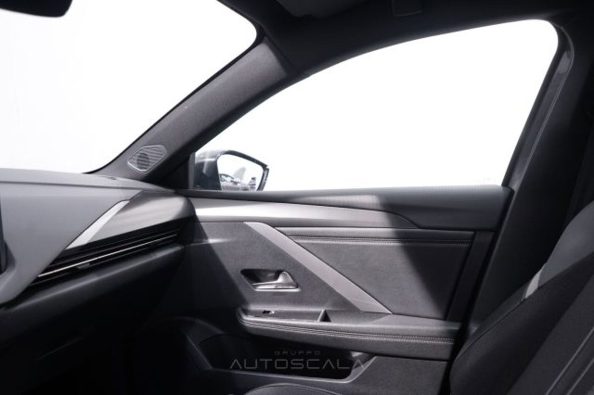 Opel Astra 1.2 Turbo 130 CV GS Line (17)