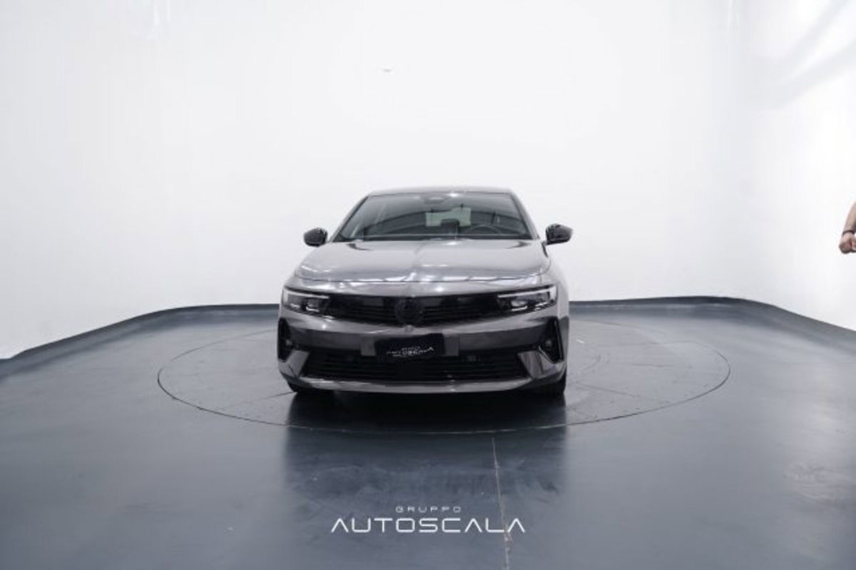 Opel Astra 1.2 Turbo 130 CV GS Line (2)