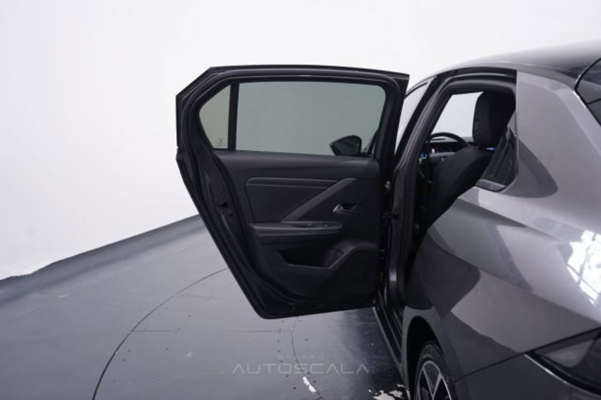 Opel Astra 1.2 Turbo 130 CV GS Line (20)