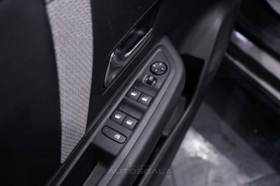 Citroen C4 PureTech 130 S&S EAT8 Shine (10)