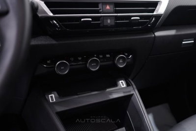 Citroen C4 PureTech 130 S&S EAT8 Shine (15)