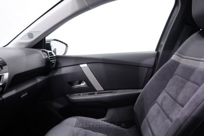 Citroen C4 PureTech 130 S&S EAT8 Shine (18)