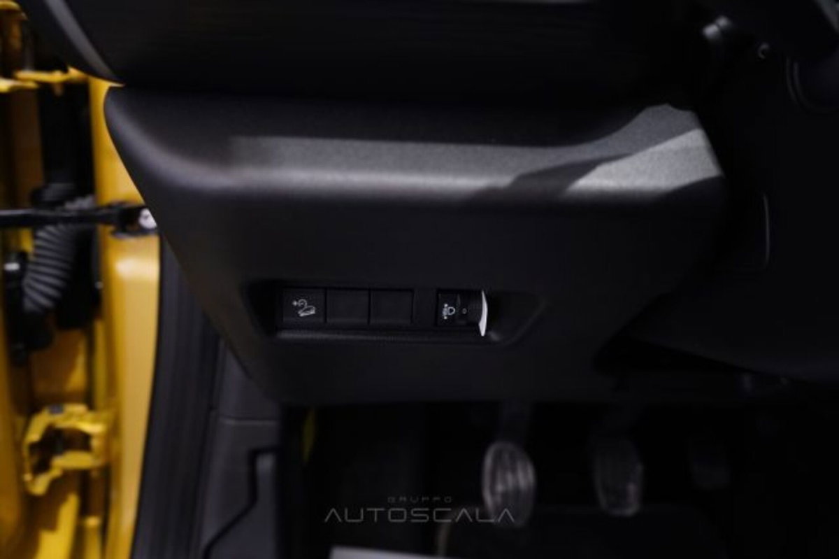 Jeep Avenger 1.2 turbo Altitude fwd 100cv (13)