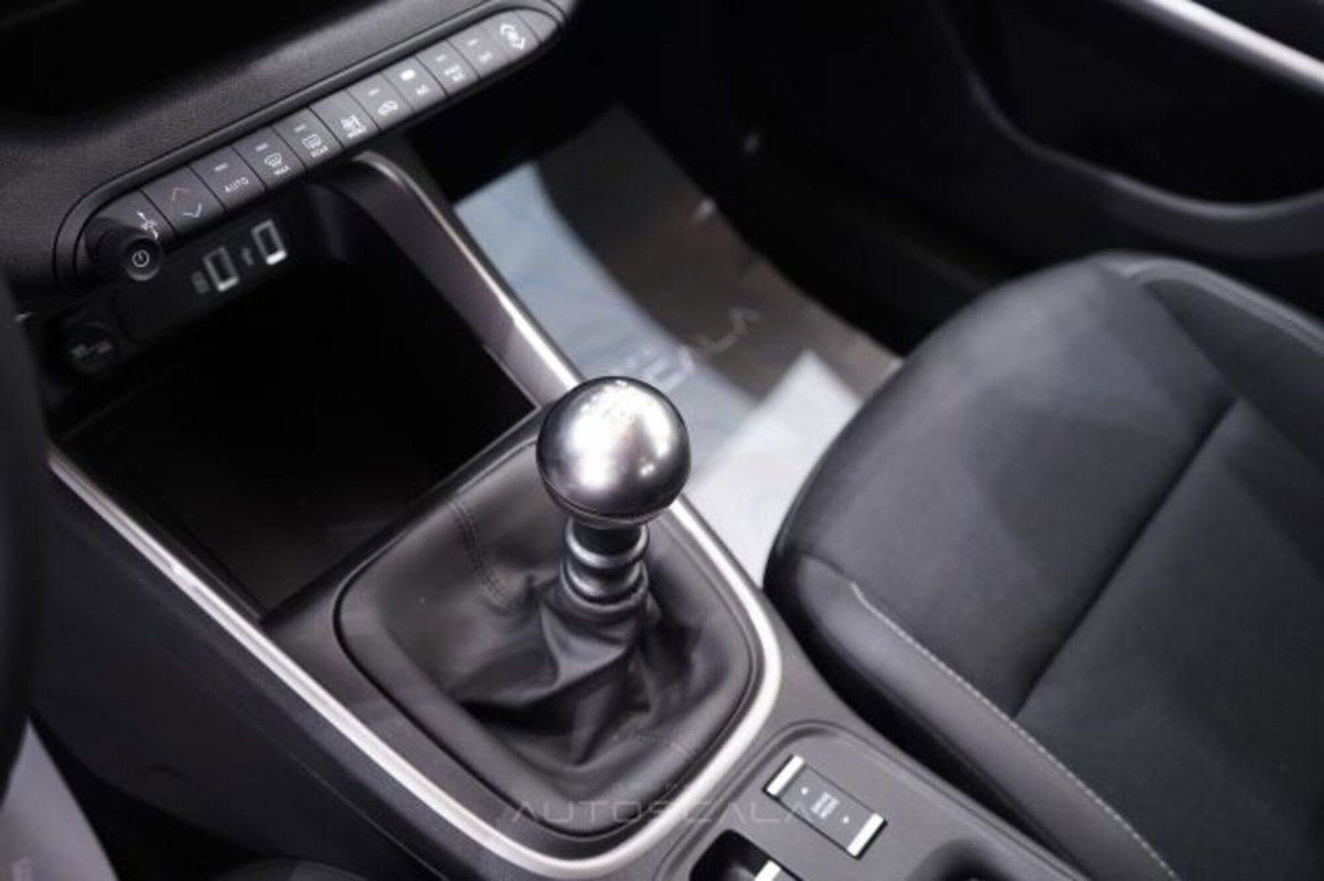 Jeep Avenger 1.2 turbo Altitude fwd 100cv (15)