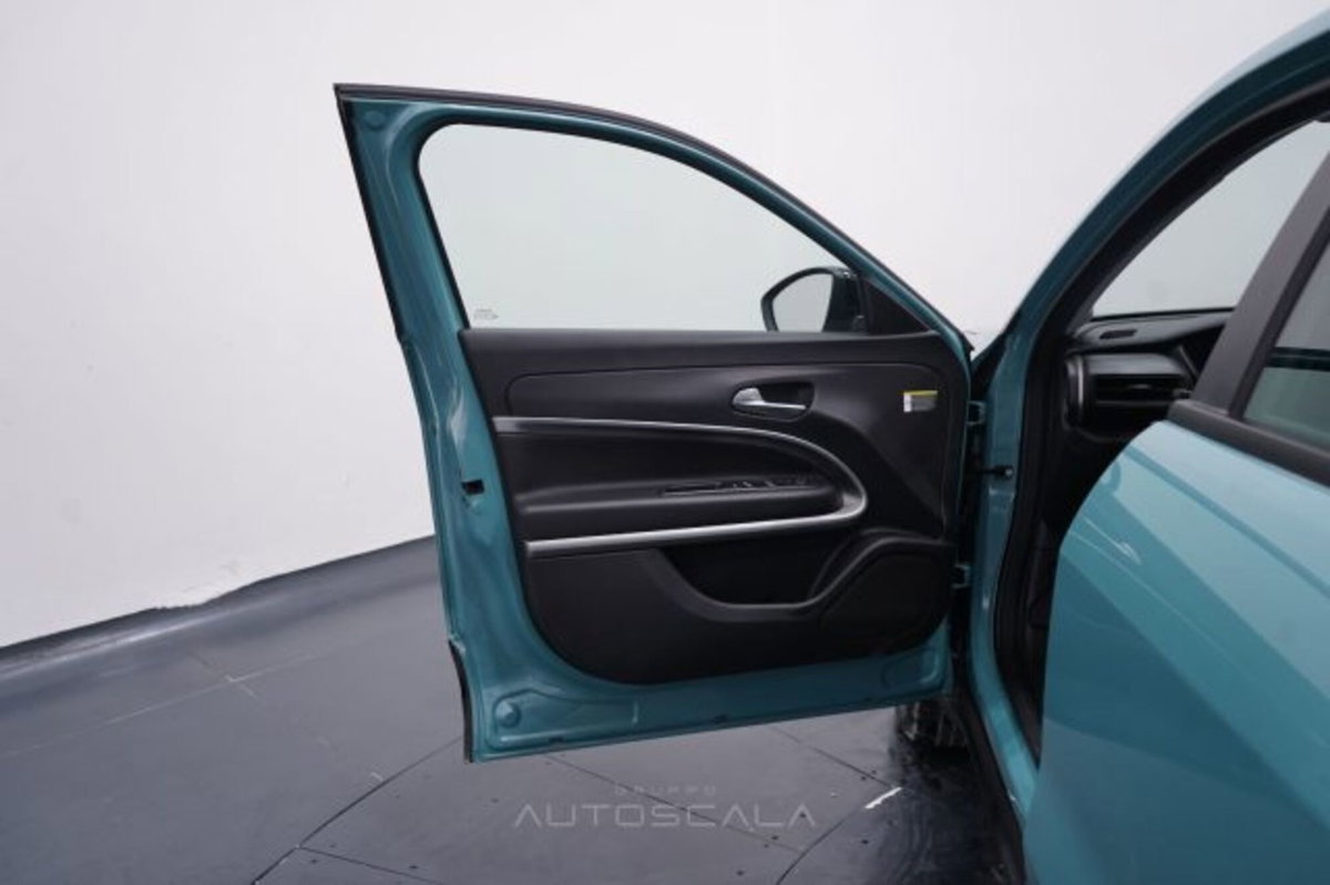 Jeep Avenger 1.2 turbo Altitude fwd 100cv (9)