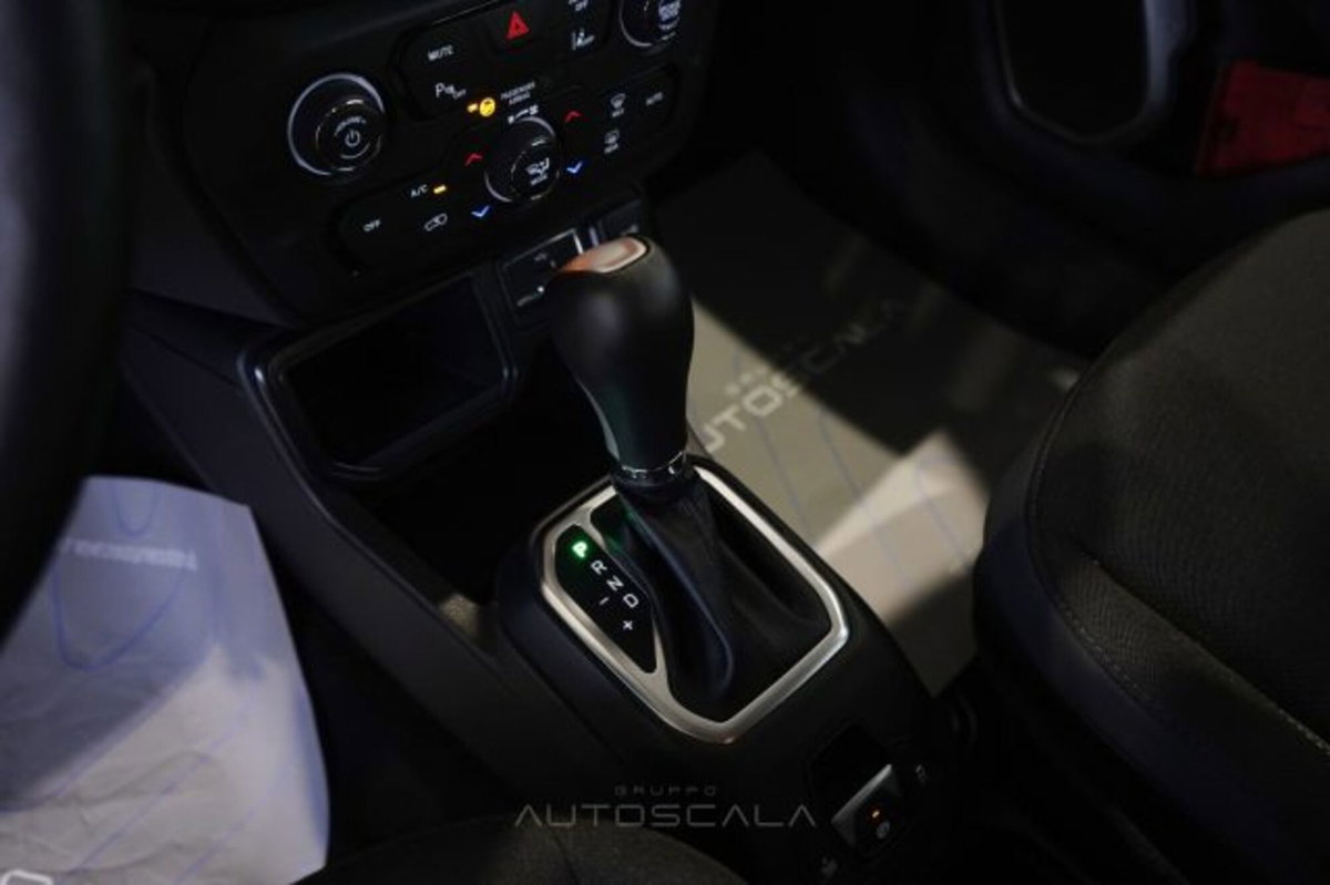 Jeep Renegade 1.5 Turbo T4 MHEV Limited (13)