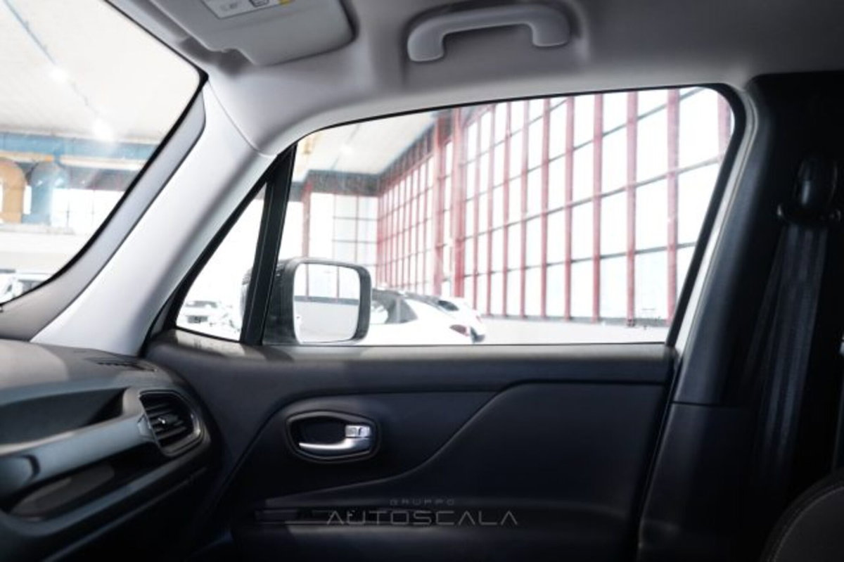 Jeep Renegade 1.5 Turbo T4 MHEV Limited (15)