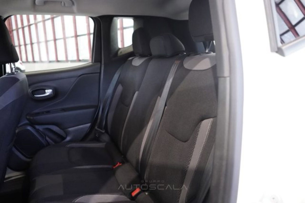 Jeep Renegade 1.5 Turbo T4 MHEV Limited (17)