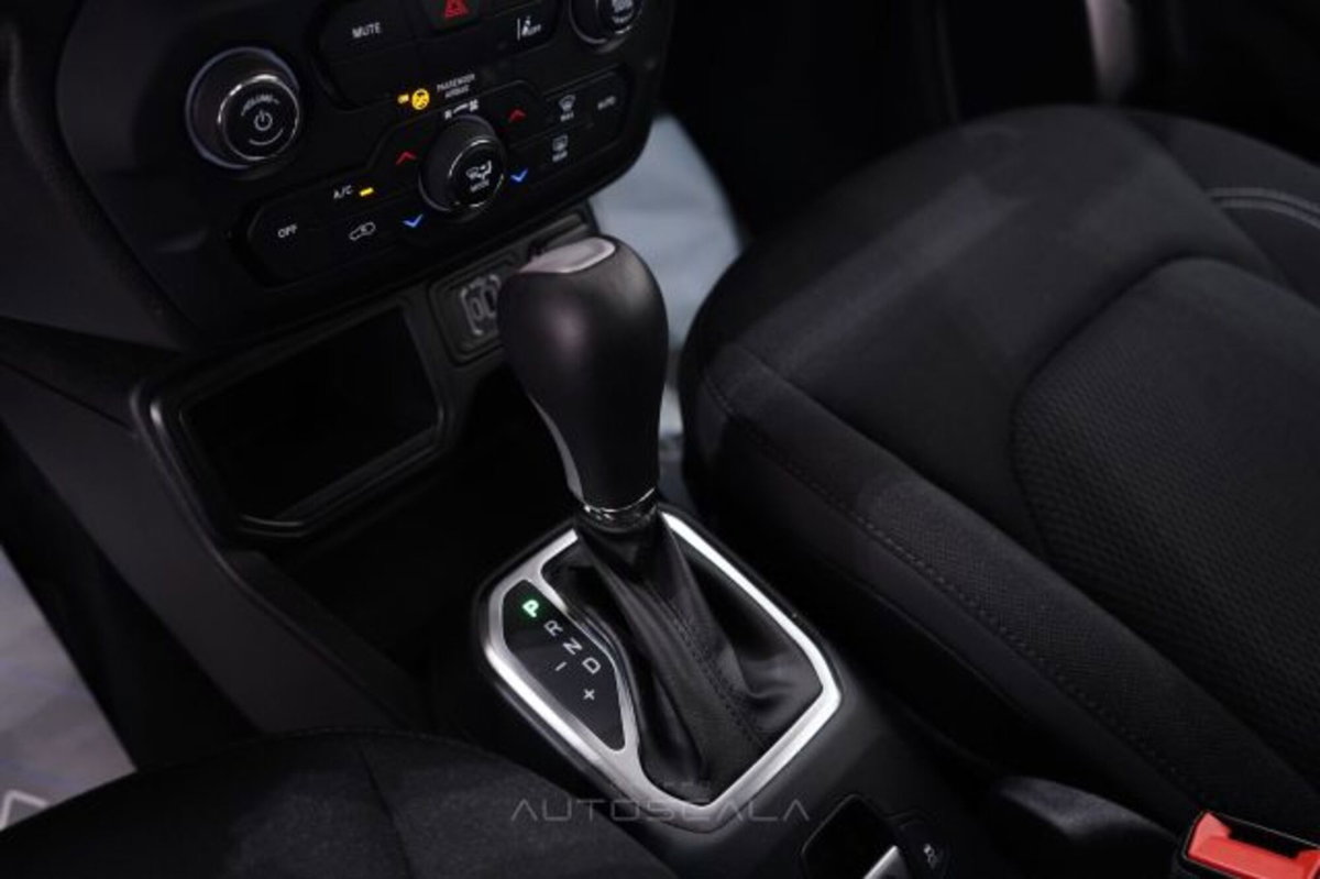 Jeep Renegade 1.5 turbo t4 mhev Altitude 2wd dct (17)