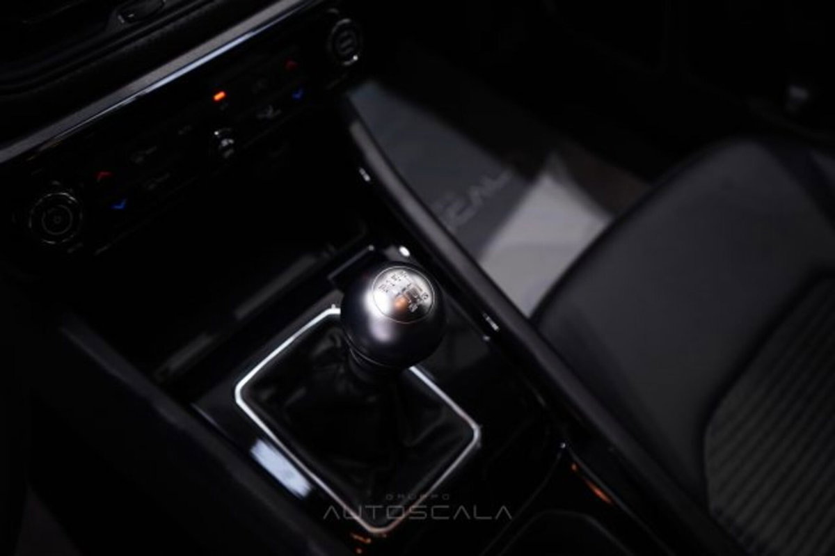Jeep Compass 1.3 Turbo T4 2WD Night Eagle (16)