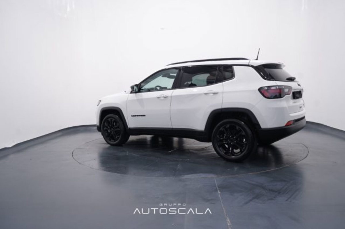 Jeep Compass 1.3 Turbo T4 2WD Night Eagle (4)