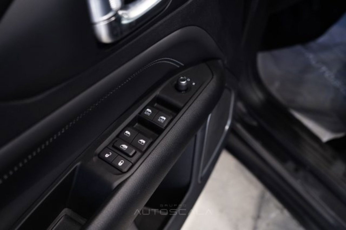 Jeep Compass 1.3 Turbo T4 2WD Night Eagle (6)