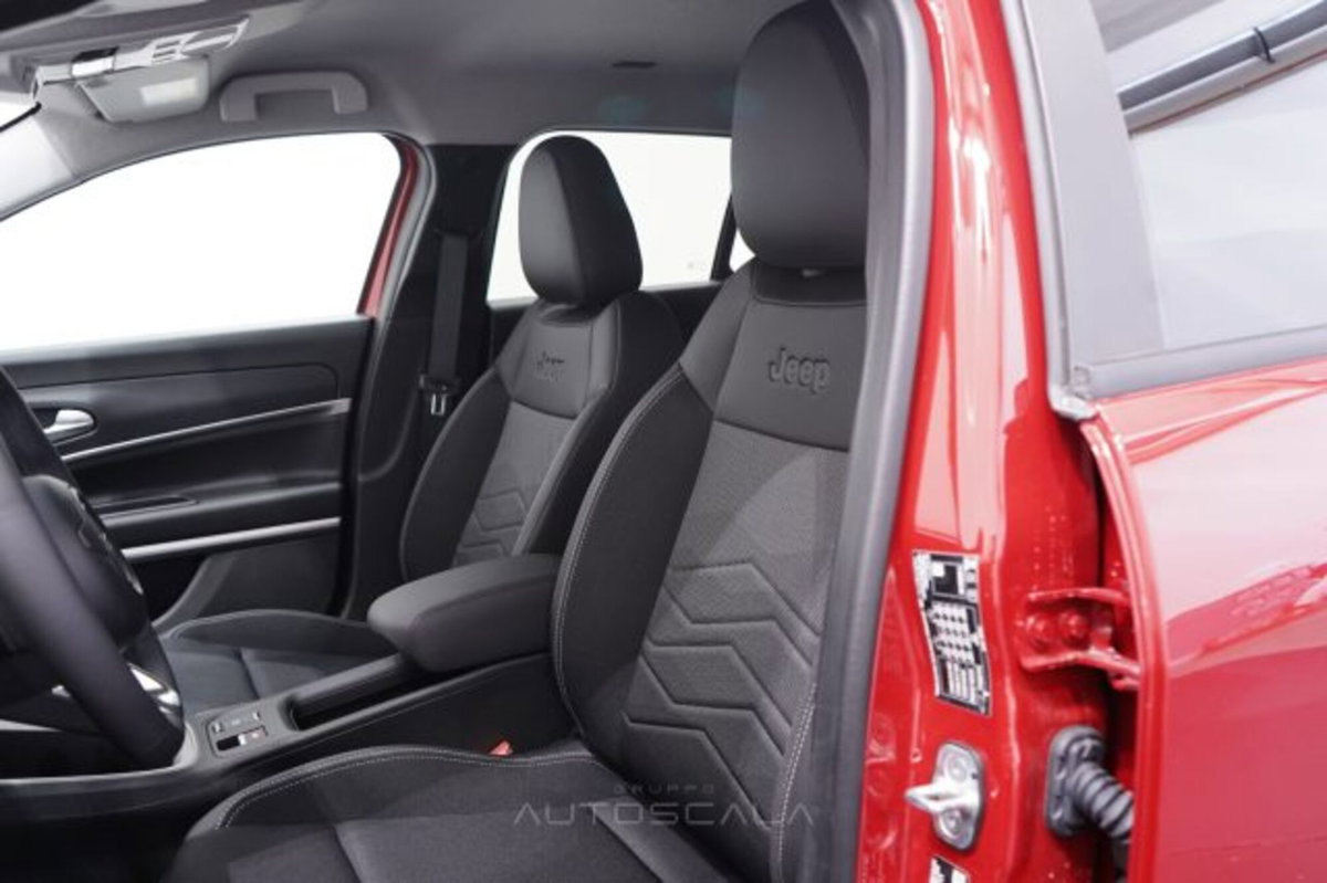 Jeep Avenger 1.2 turbo Summit fwd 100cv (11)