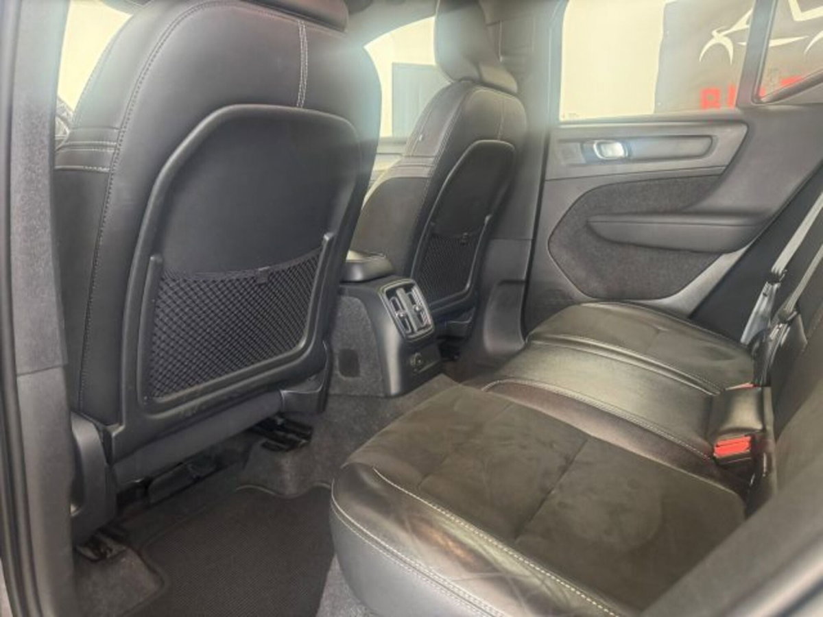 Volvo XC40 T5 Recharge Plug-in Hybrid R-design (13)