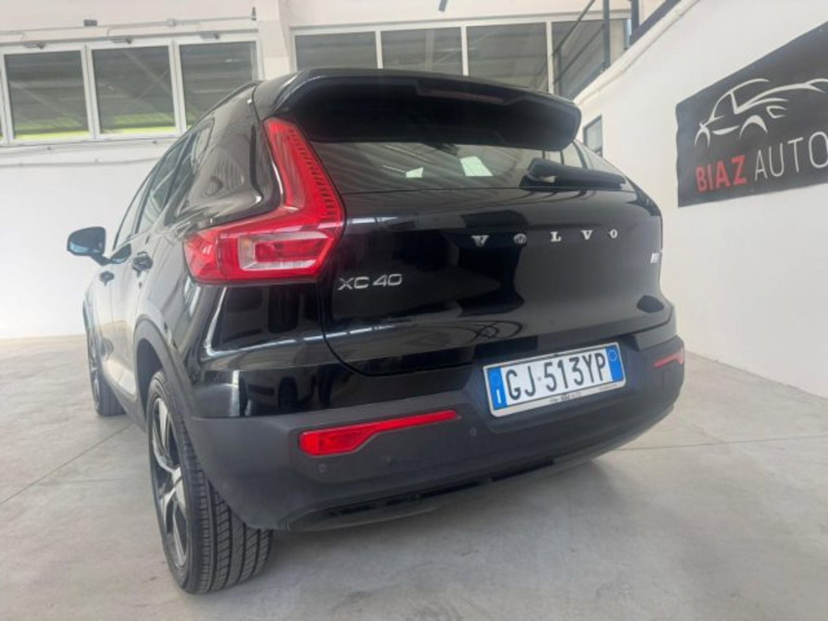 Volvo XC40 T5 Recharge Plug-in Hybrid R-design (5)