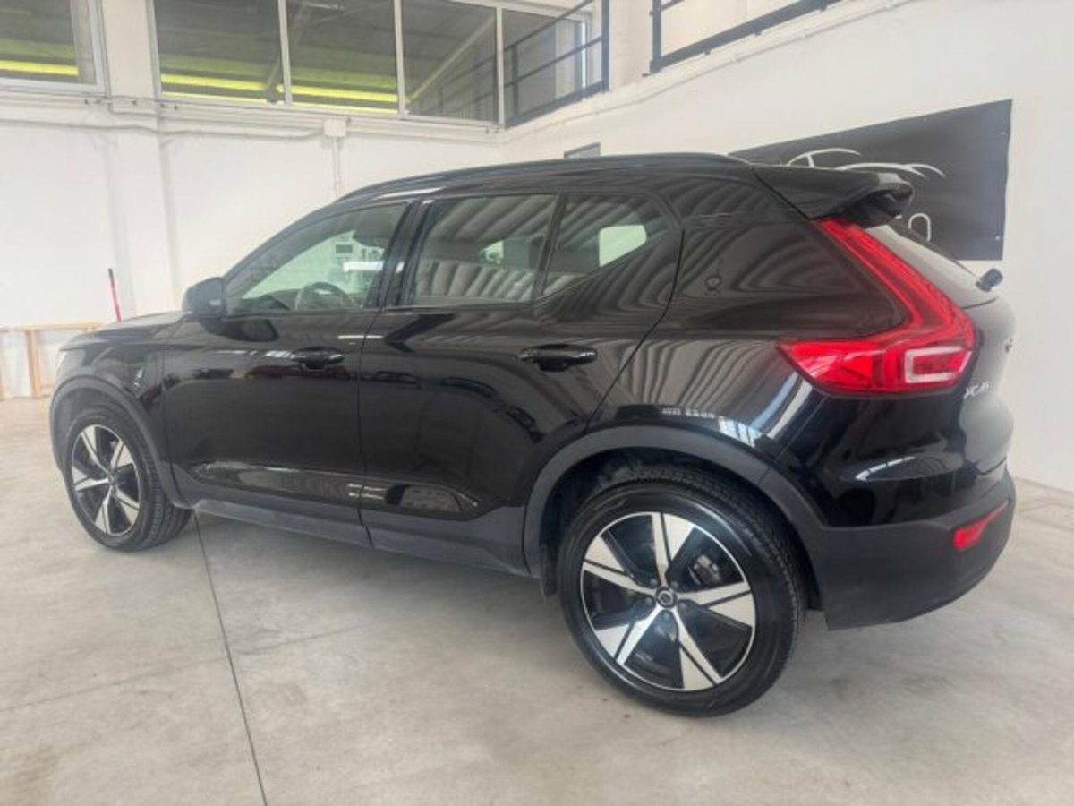 Volvo XC40 T5 Recharge Plug-in Hybrid R-design (6)