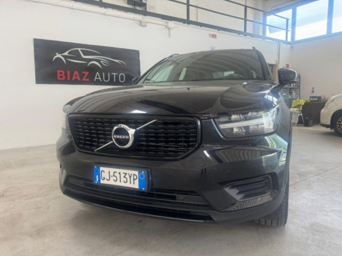 Volvo XC40 T5 Recharge Plug-in Hybrid R-design (8)