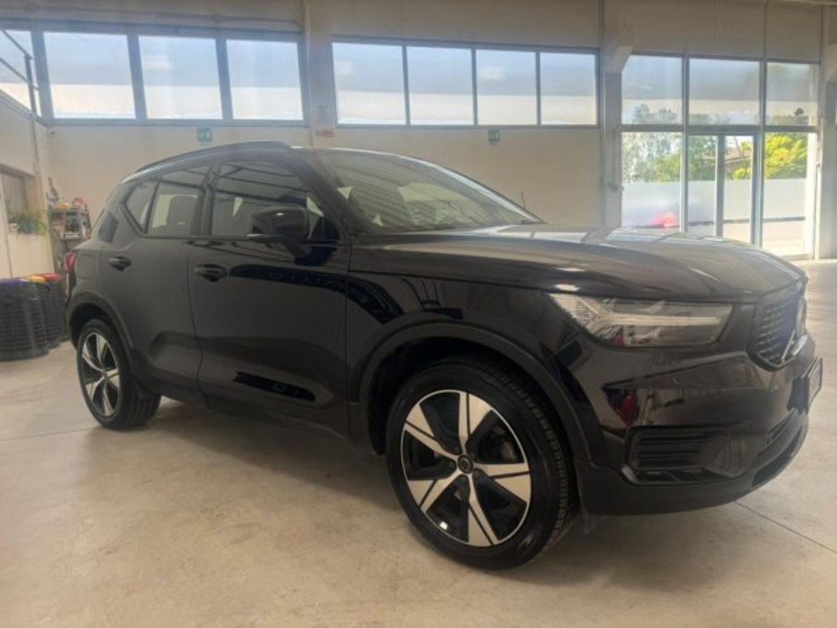 Volvo XC40 T5 Recharge Plug-in Hybrid R-design (9)