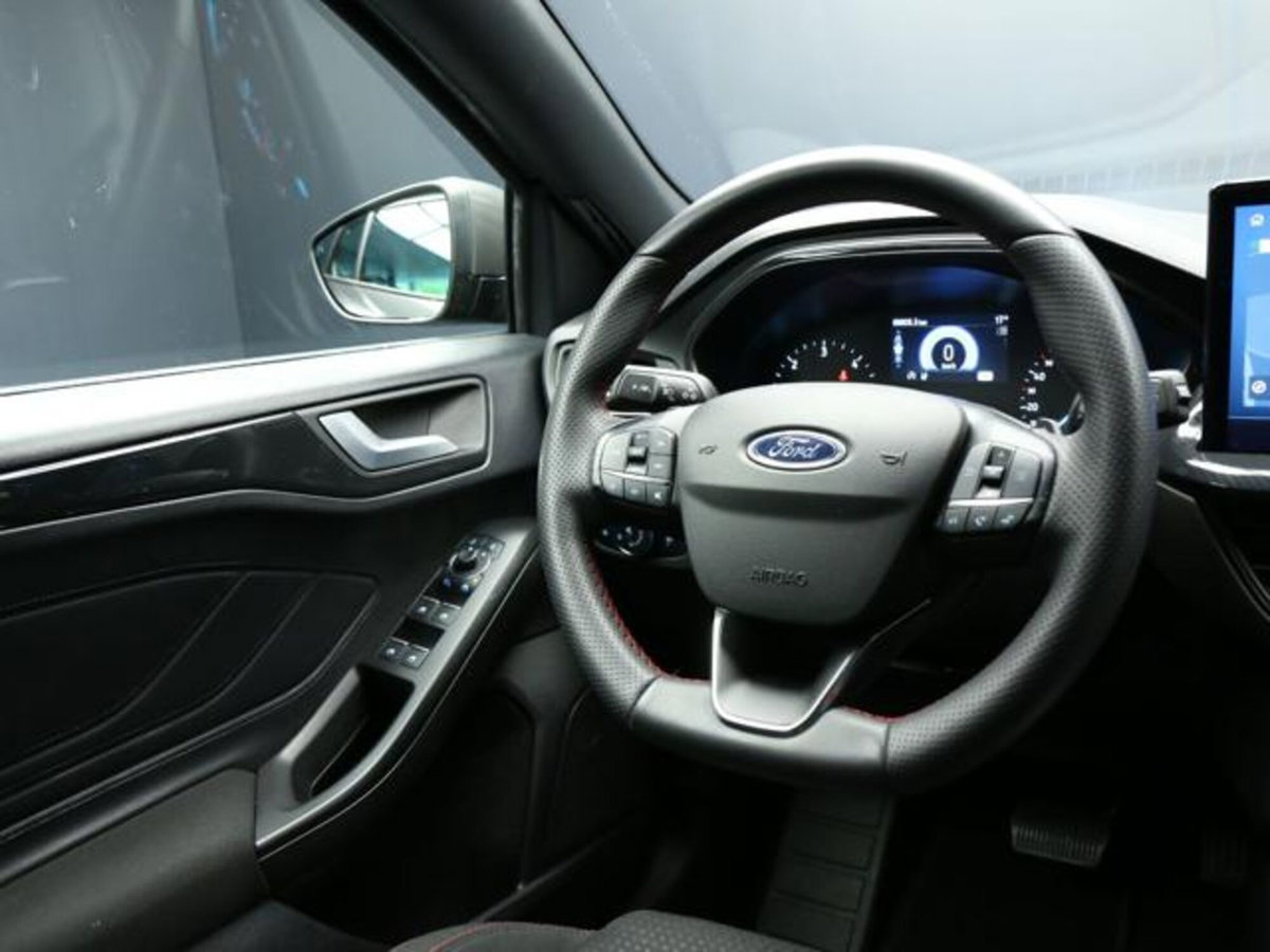 Ford Focus Station Wagon 1.5 EcoBlue 115 CV automatico SW ST-Line Design (12)