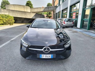 Mercedes-Benz Classe A Sedan 180 d Automatic 4p. Premium (8)