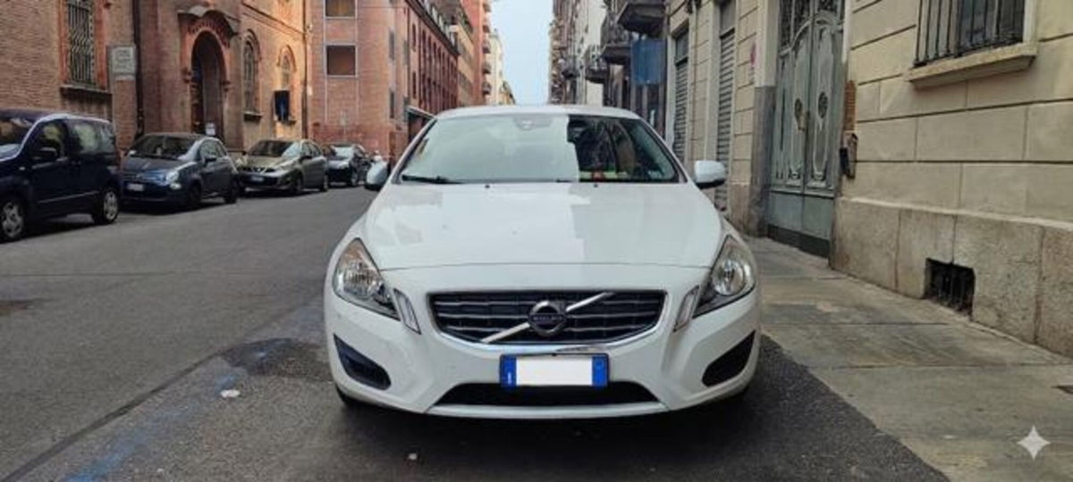 Volvo S60 D2 Kinetic (2)