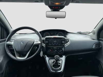 Lancia Ypsilon 1.0 FireFly 5 porte S&S Hybrid Ecochic A. Ferretti (12)