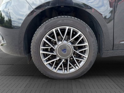 Lancia Ypsilon 1.0 FireFly 5 porte S&S Hybrid Ecochic A. Ferretti (16)