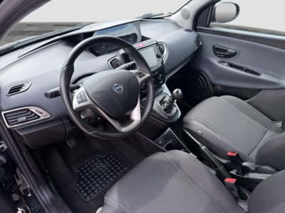 Lancia Ypsilon 1.0 FireFly 5 porte S&S Hybrid Ecochic A. Ferretti (9)