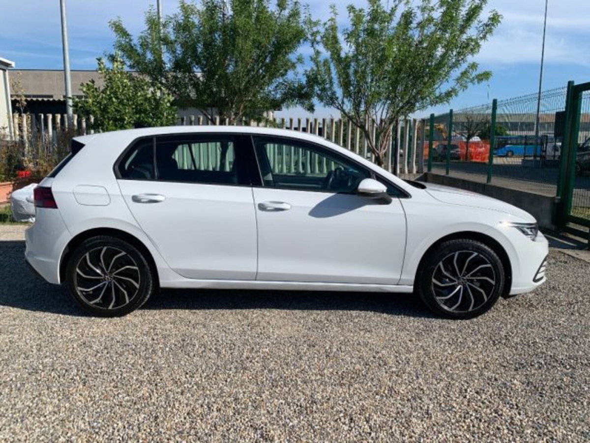 Volkswagen Golf Variant 1.0 eTSI EVO DSG Life (4)