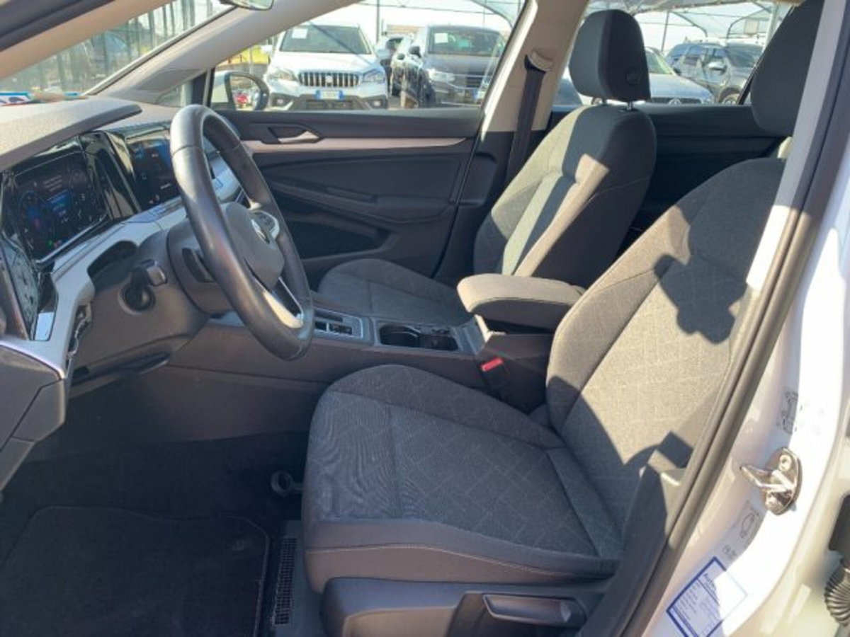 Volkswagen Golf Variant 1.0 eTSI EVO DSG Life (9)