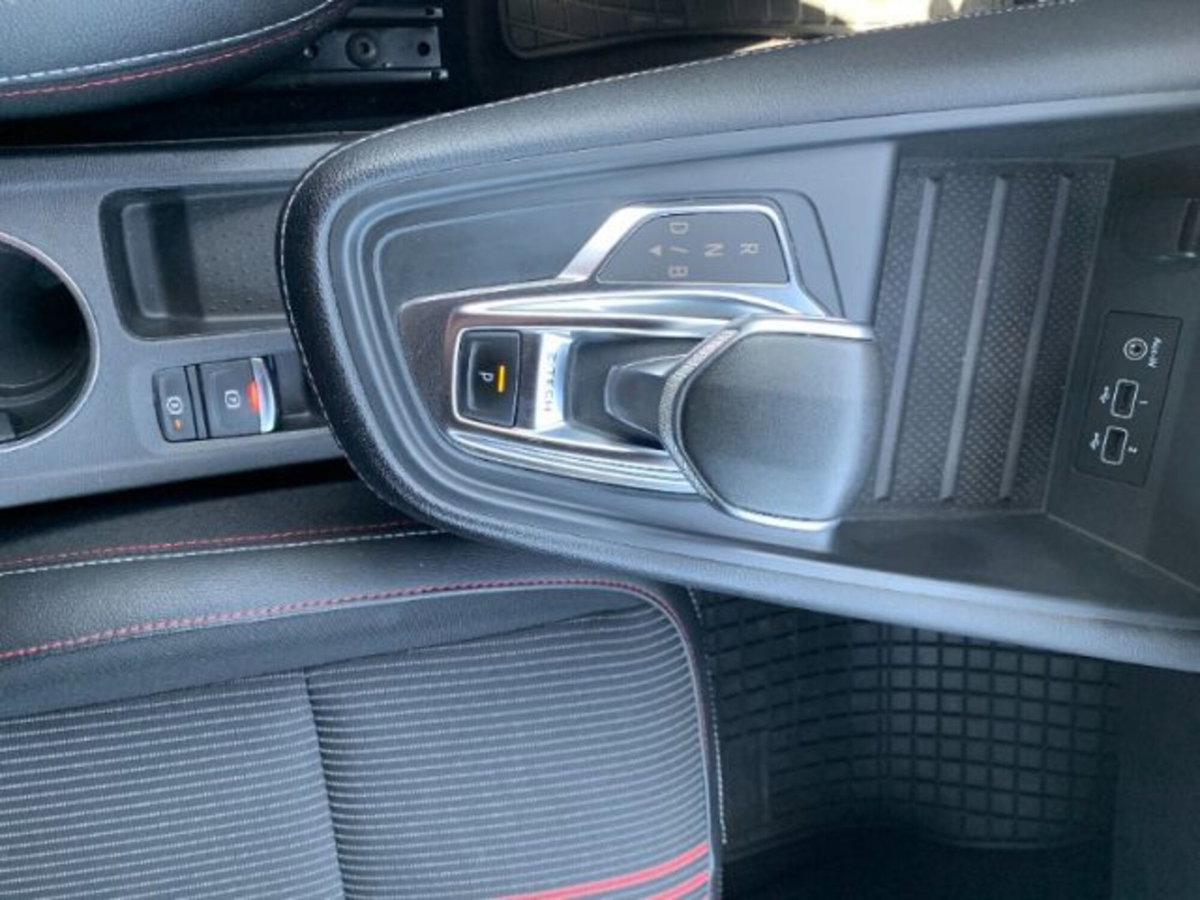 Renault Captur Full Hybrid E-Tech 145 CV Rive Gauche (19)