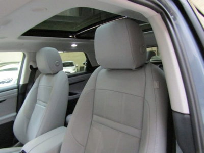 Land Rover Range Rover Evoque 2.0D I4 163CV AWD Auto R-Dynamic SE (11)