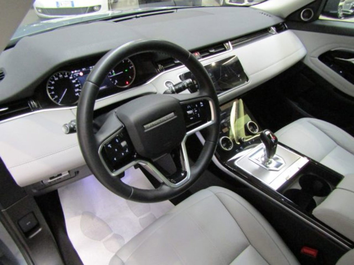 Land Rover Range Rover Evoque 2.0D I4 163CV AWD Auto R-Dynamic SE (9)