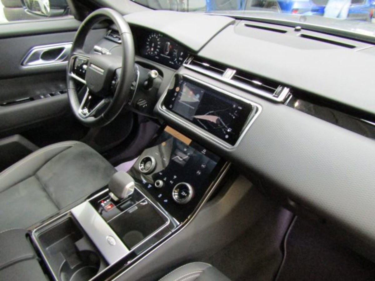 Land Rover Range Rover Velar 2.0D I4 204 CV R-Dynamic HSE (16)