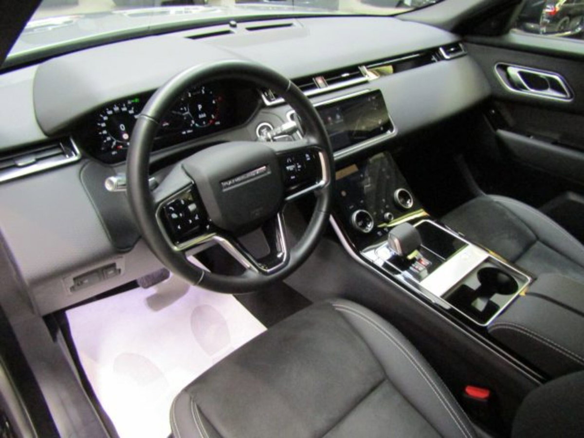 Land Rover Range Rover Velar 2.0D I4 204 CV R-Dynamic HSE (9)