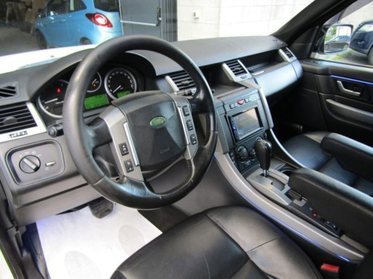Land Rover Range Rover Sport 2.7 TDV6 HSE (8)