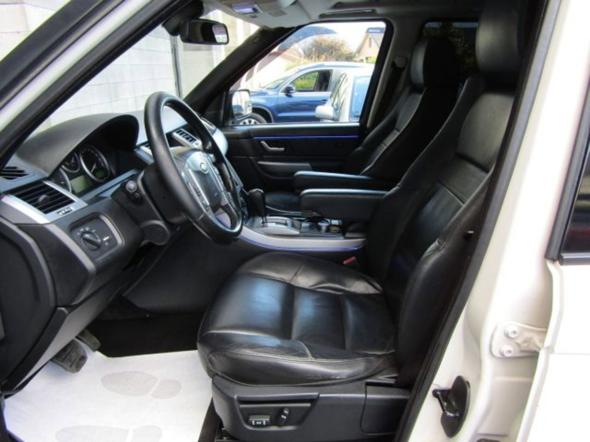 Land Rover Range Rover Sport 2.7 TDV6 HSE (9)