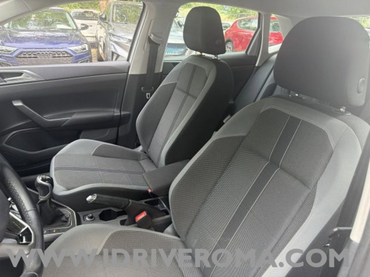 Volkswagen Polo 1.0 tsi Style 95cv (10)