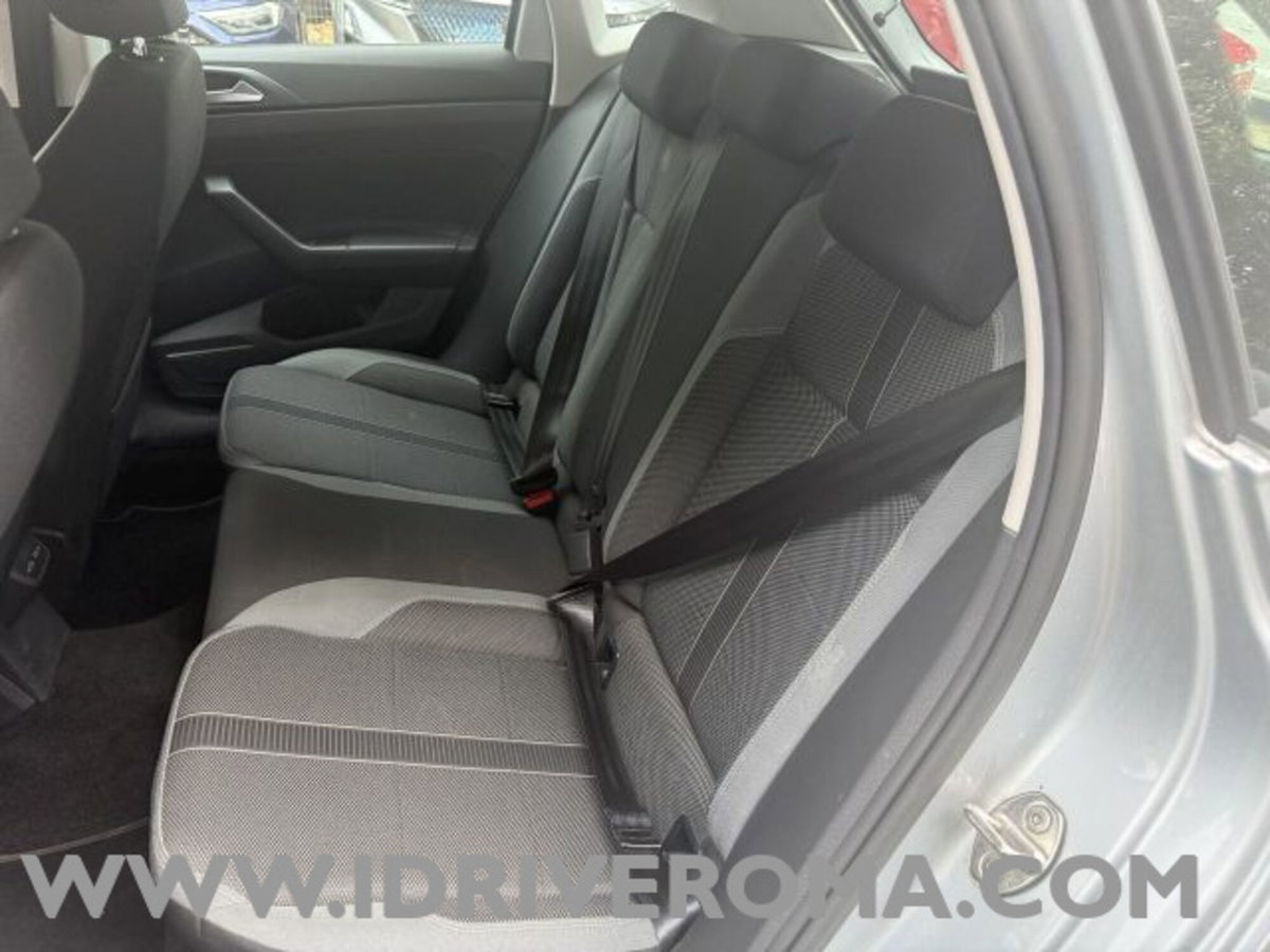 Volkswagen Polo 1.0 tsi Style 95cv (11)