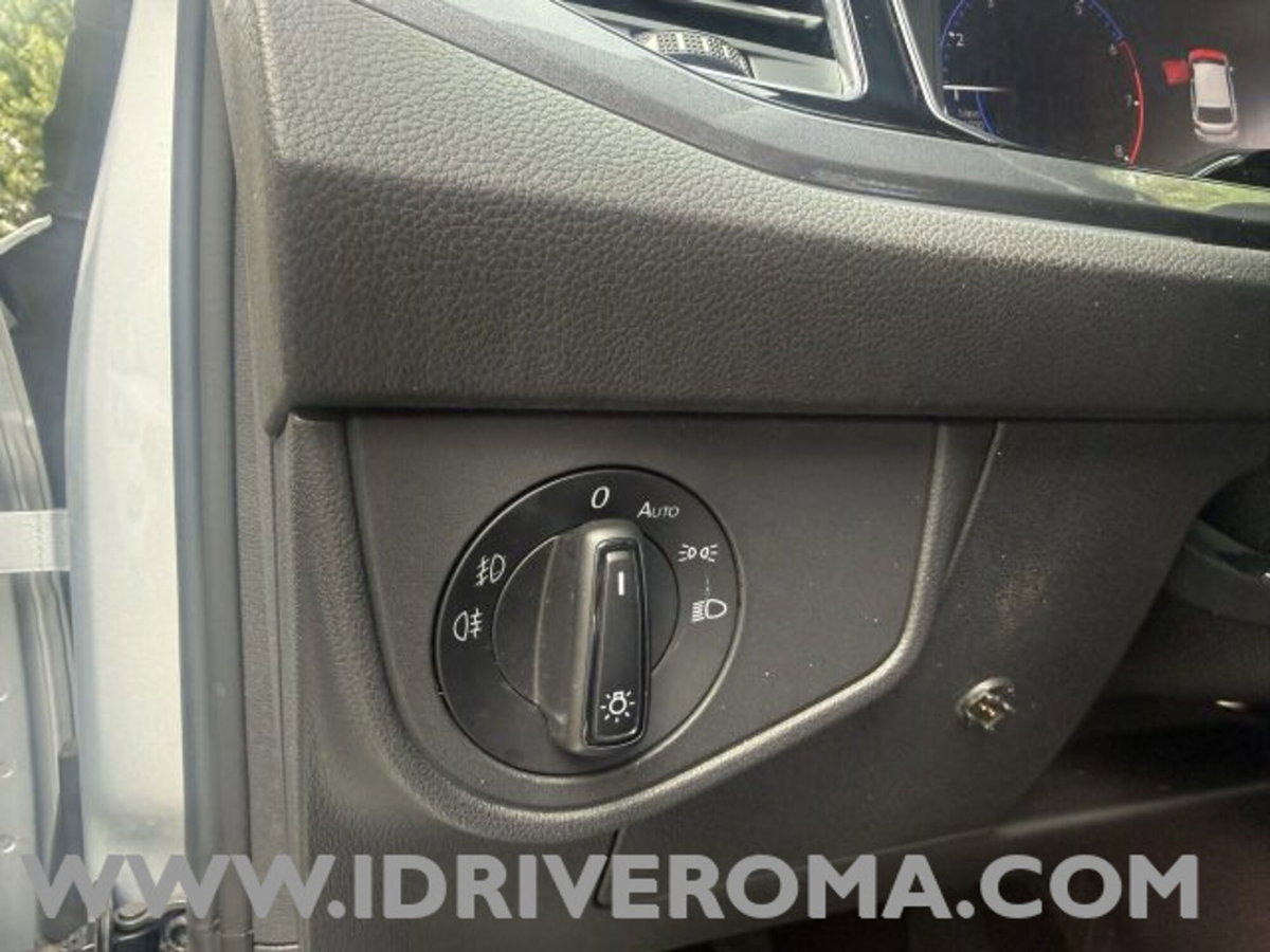 Volkswagen Polo 1.0 tsi Style 95cv (13)