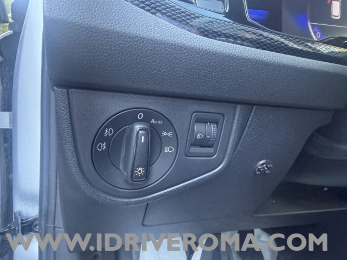 Volkswagen Polo 1.0 tsi Life 95cv (12)