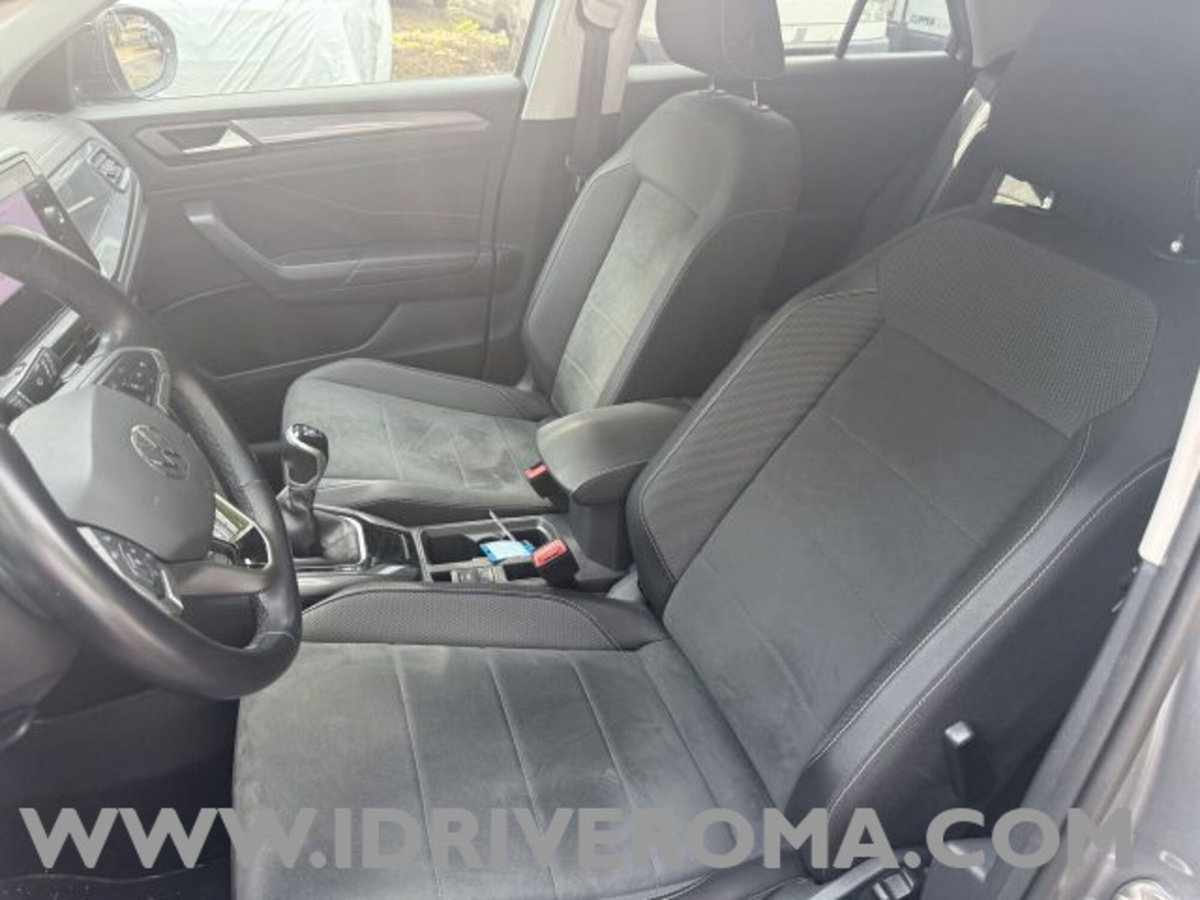 Volkswagen T-Roc 1.0 TSI Style (8)