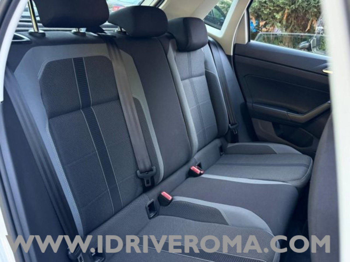 Volkswagen Polo 1.0 tsi Style 95cv dsg (9)