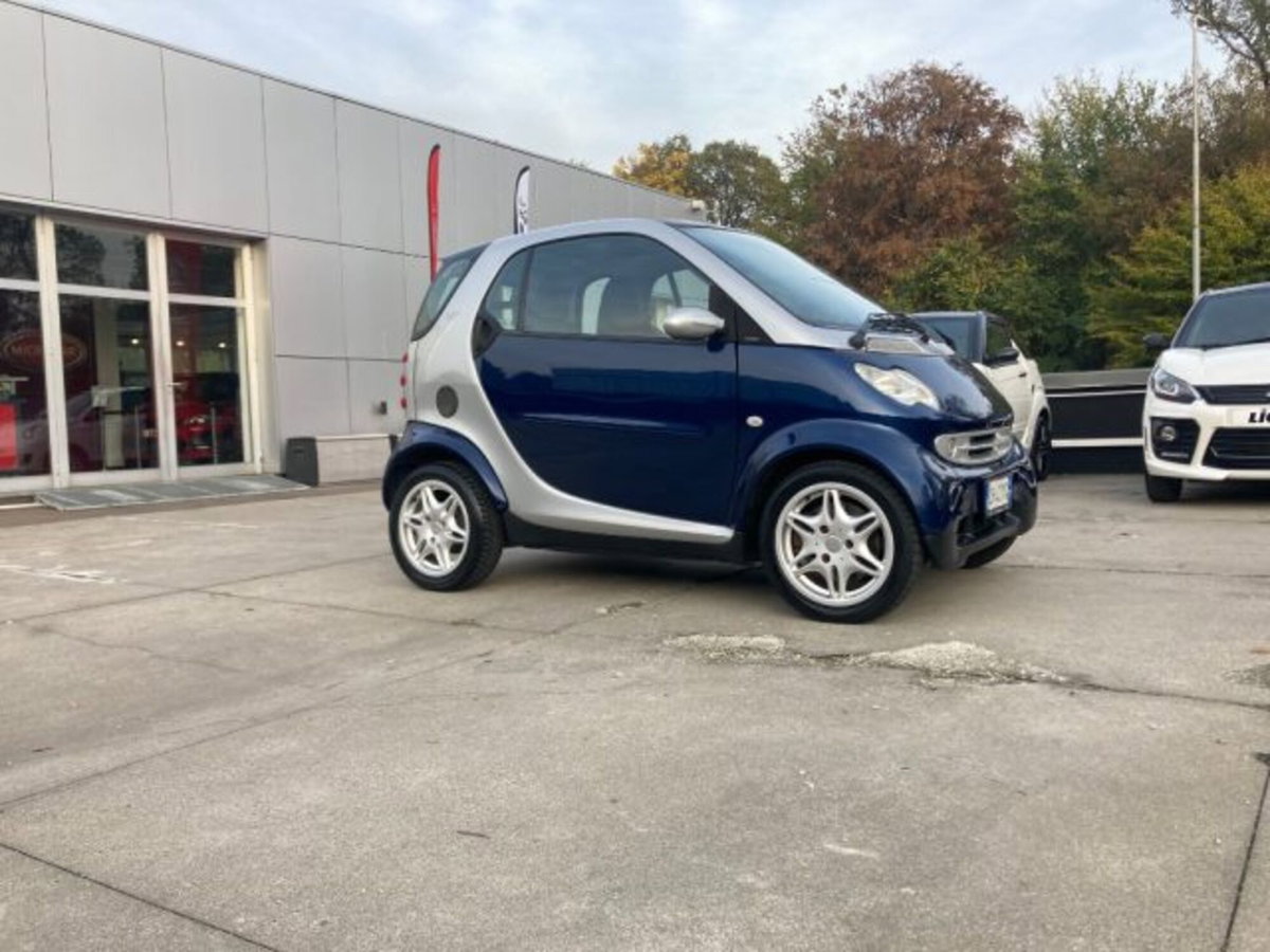 smart Fortwo 700 coupé passion (45 kW) (2)