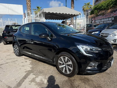 Renault Clio Full Hybrid E-Tech 140 CV 5 porte Initiale Paris usata