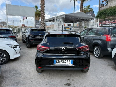 Renault Clio Full Hybrid E-Tech 140 CV 5 porte Initiale Paris (9)