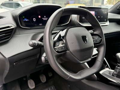 Peugeot 2008 1.2 turbo Allure 100cv (11)